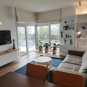 https://fredmoris-apartments.poznan-hotels.com
